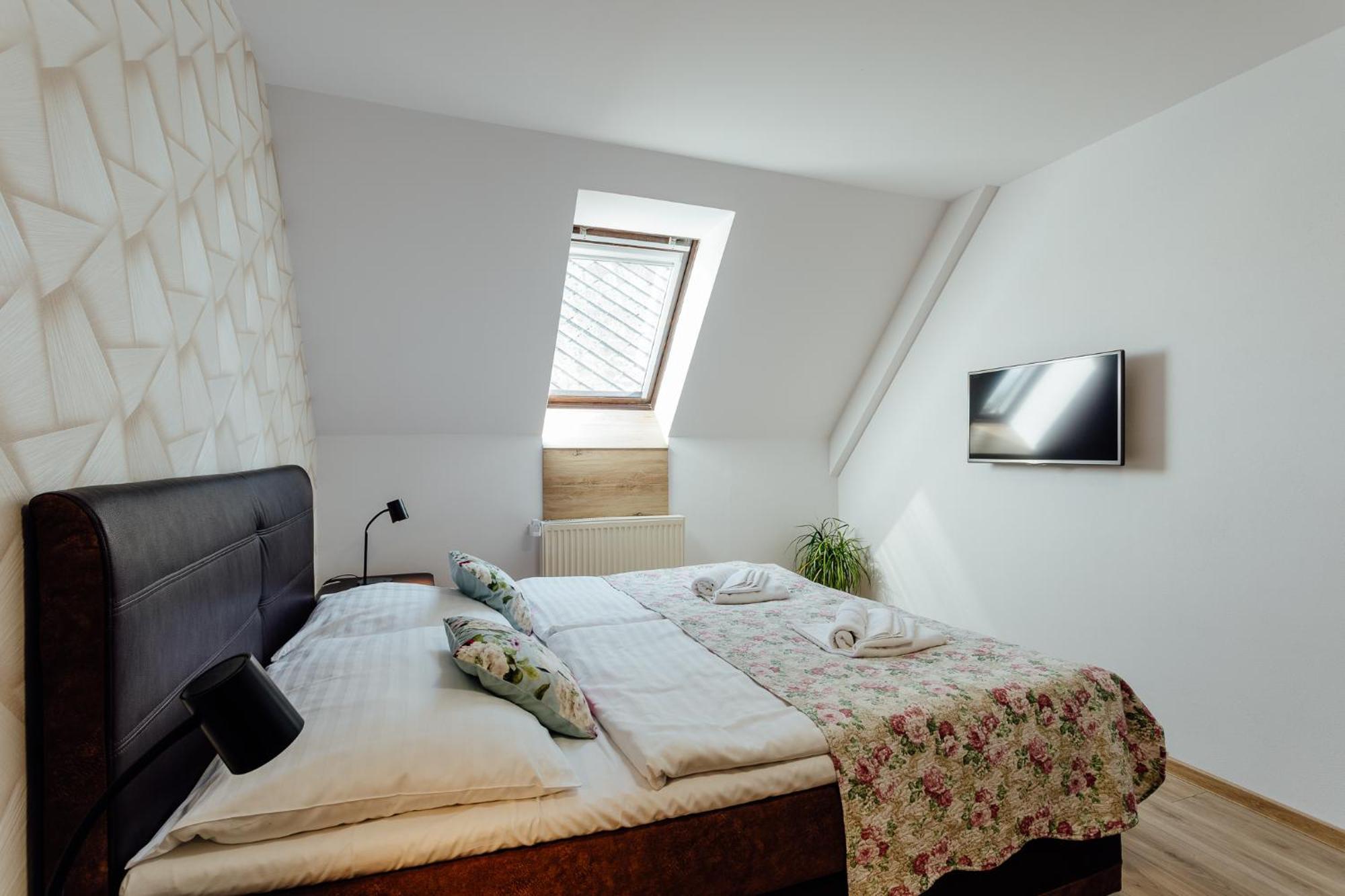 Penzion Panda 2 Turčianske Teplice エクステリア 写真